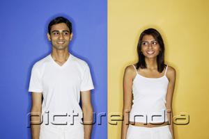 PictureIndia - Couple standing apart